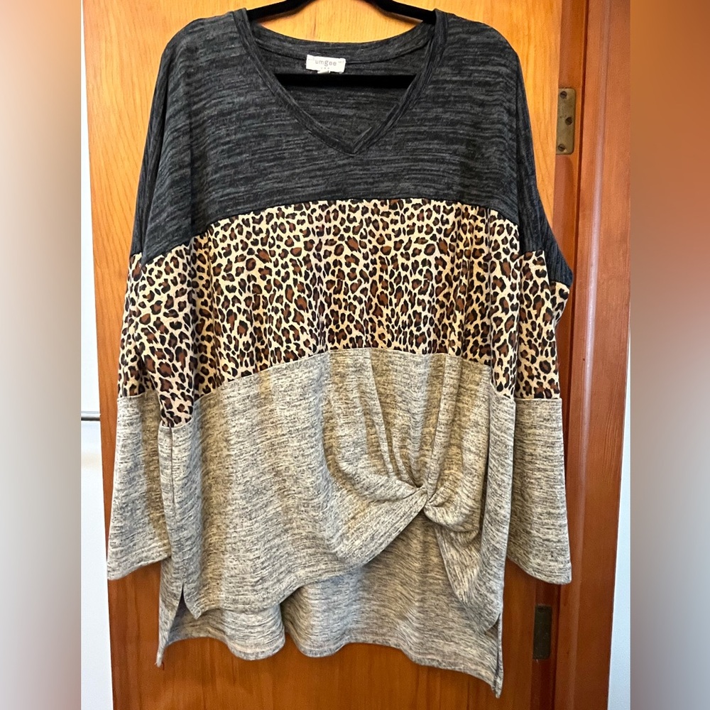 Umgee Charcoal and Black Knit Top